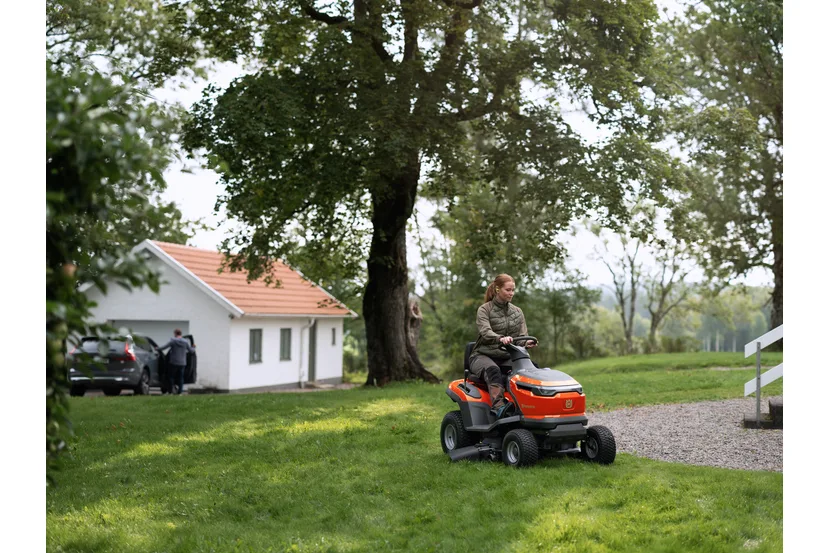 Акумуляторний садовий трактор Husqvarna TS 100i — фото 3